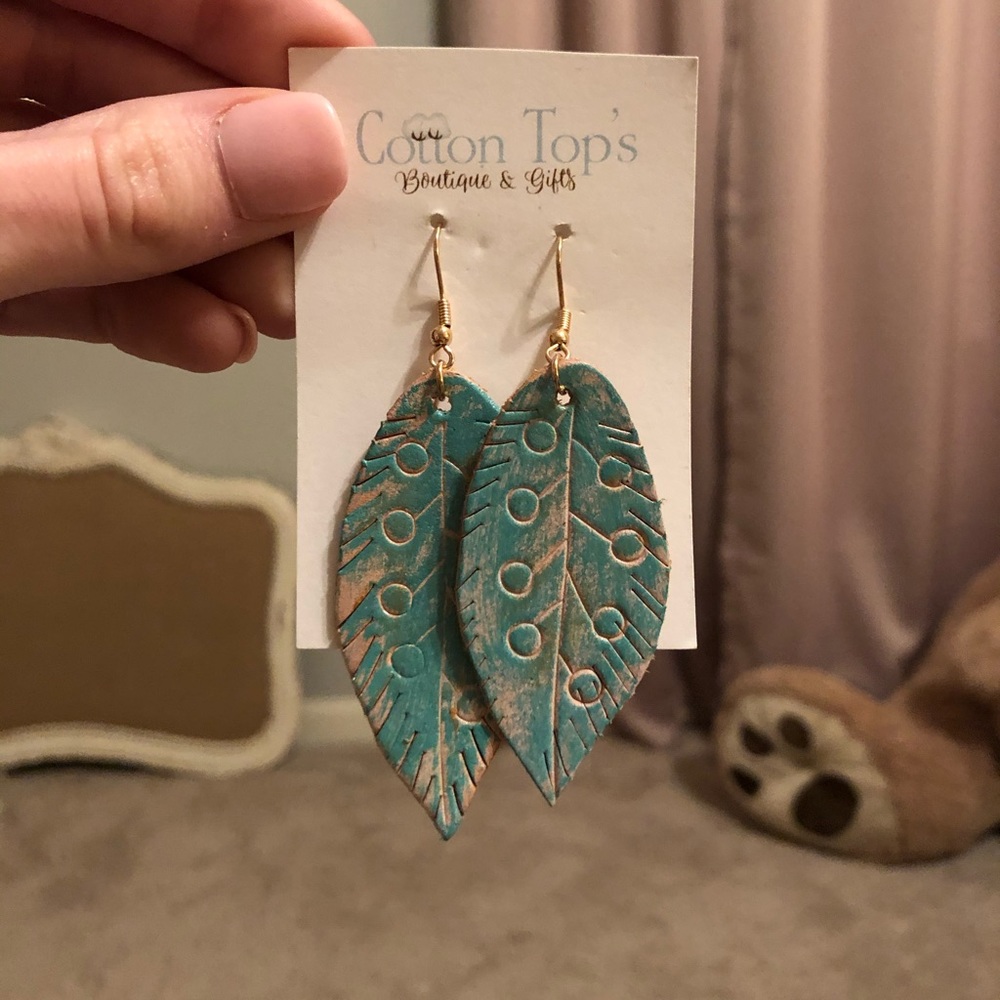 NBW FEATHER EARRINGS